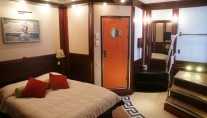 Sailing yacht RUNNING ON WAVES -  Cabin 1